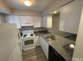 904 Hearthridge Ct APT D, Raleigh, NC 27609