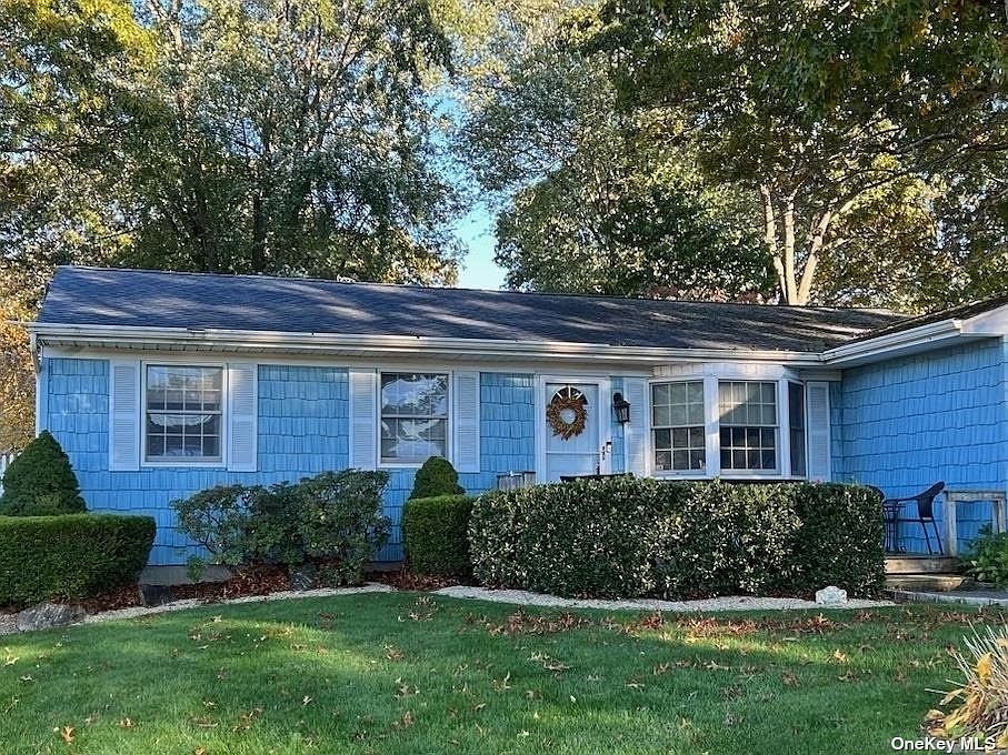 9 Pamela Lane, Selden, NY 11784 Zillow