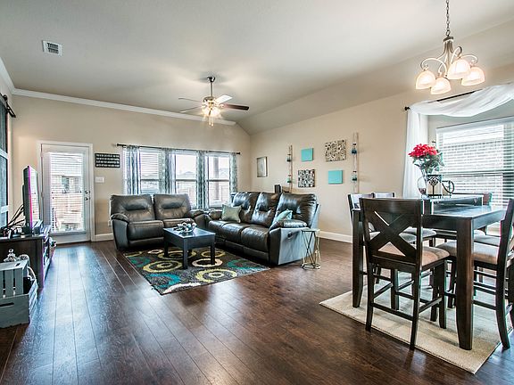 3rd image of 4007 Oakwood Ct
