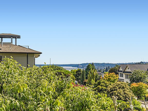 3rd image of 5728 60th Avenue NE