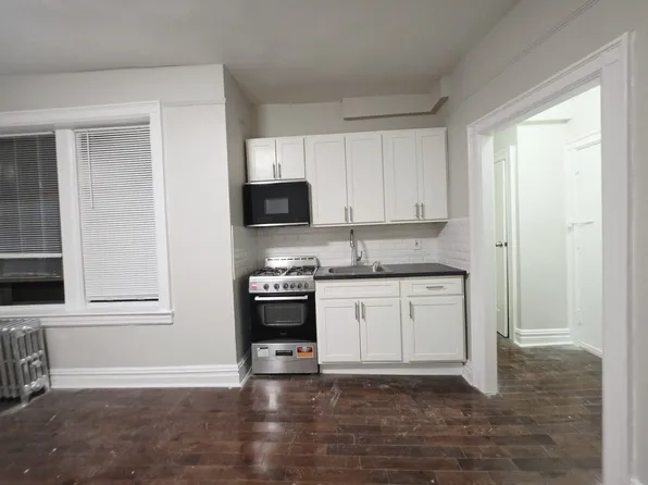 164 Sterling Avenue image 1 of 4