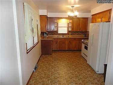 3rd image of 462 N Schenley Ave
