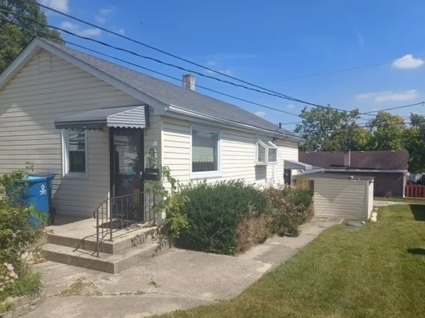 1902 1/2 Cora St, Crest Hill, IL 60403