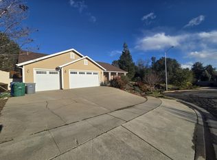 1163 Sunriver Ln, Redding, CA