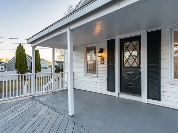 25 Pond St, Swansea, MA 02777