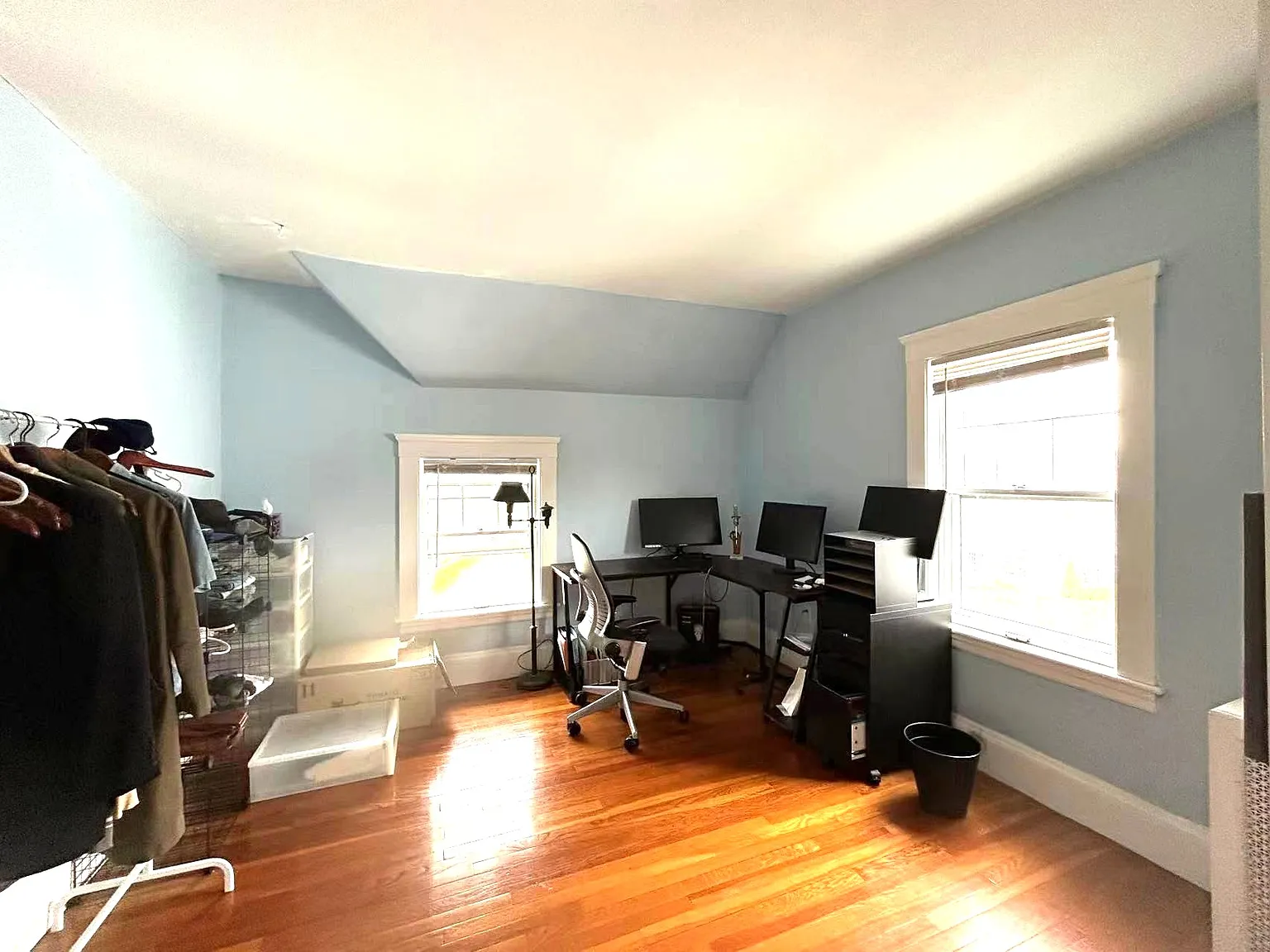 3 bed, 1.5 bath, 1936 sqft, $6,000 — Photo 3