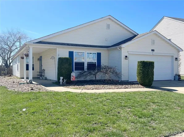225 River Laurel Dr, Belleville, IL 62220