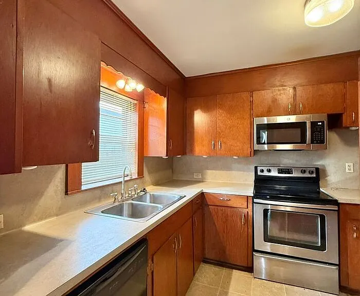 809 Jefferson St — Photo 8