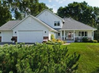 3598 Searle Ct, Vadnais Heights, MN 55127