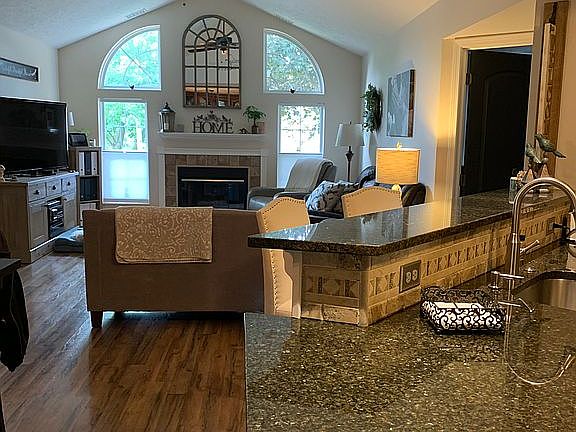 4th image of 1181 Pheasant Run Ln