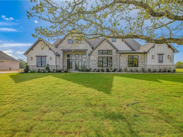 5439 Woodland Park Dr, College Station, TX 77845