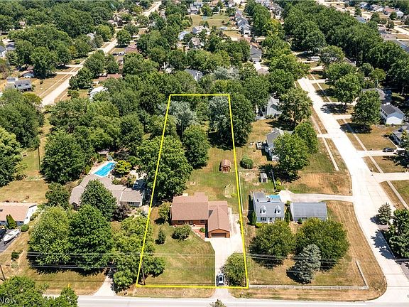 2nd image of 2565 Abbe Rd