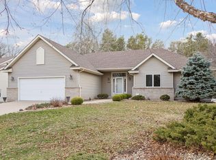 2982 Jordan Dr, Woodbury, MN 55125