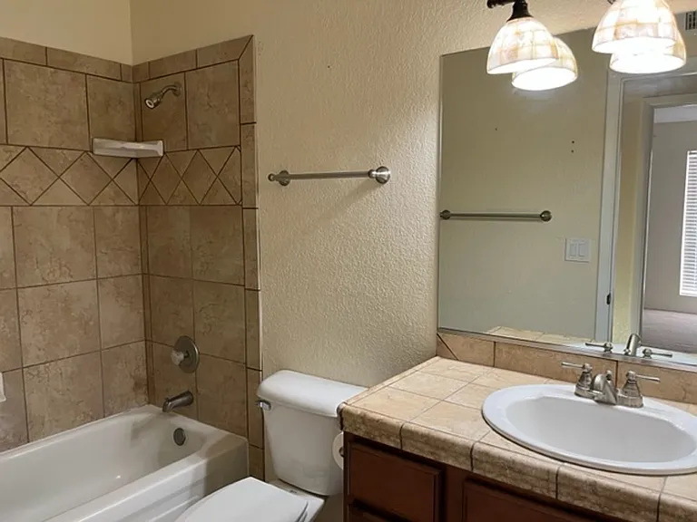2425 Seabring Dr — Photo 10