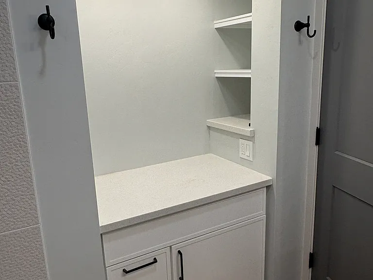 805 Holiday Ct — Photo 21