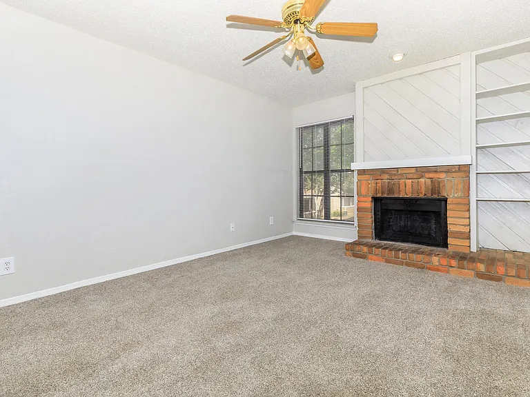 Lincoln Glens Apartments — Photo 43