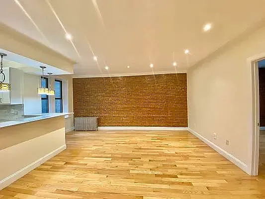 Rented by Bruma Realty LLC | media 23