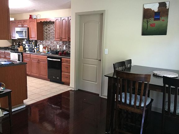 5th image of 205 Alexa Ln
