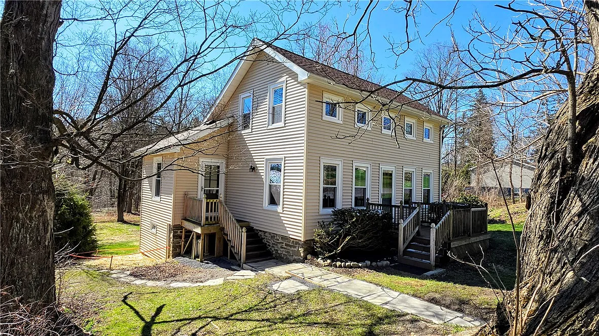 79 Bank St photo 1