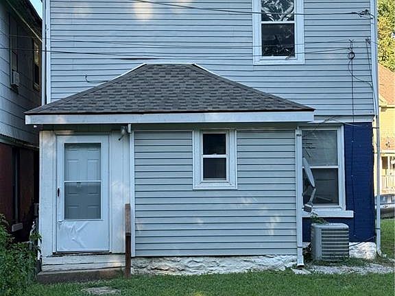 4th image of 2510 Montgall Ave