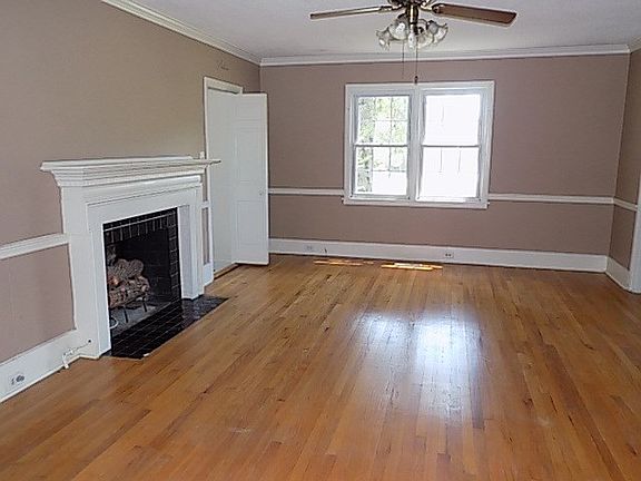 5th image of 2710 Lakewood Dr