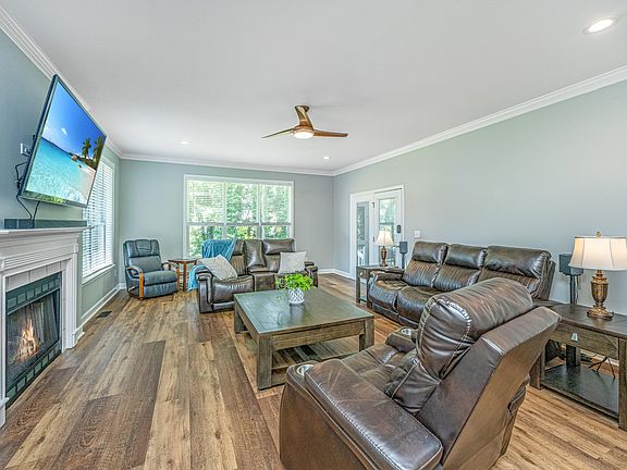 5th image of 1369 Black River Dr