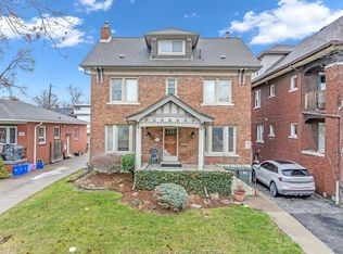 210 California Ave, Windsor, ON N9B 2Y5