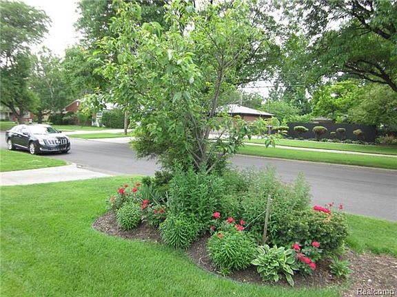 5th image of 26720 Hass St