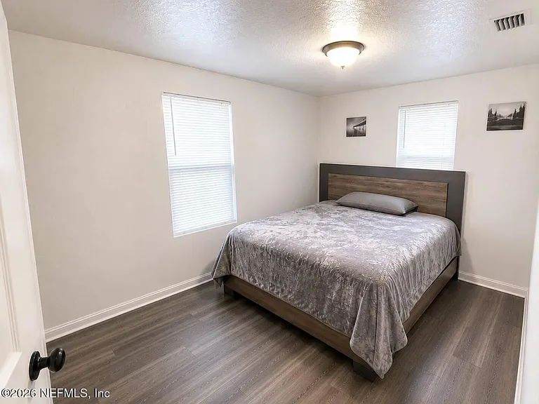 5020 Campenella Dr — Photo 5