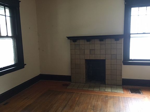 Living room & fireplace