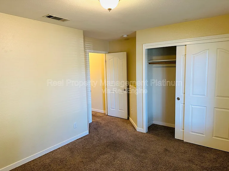 2012 Riverview Dr — Photo 18