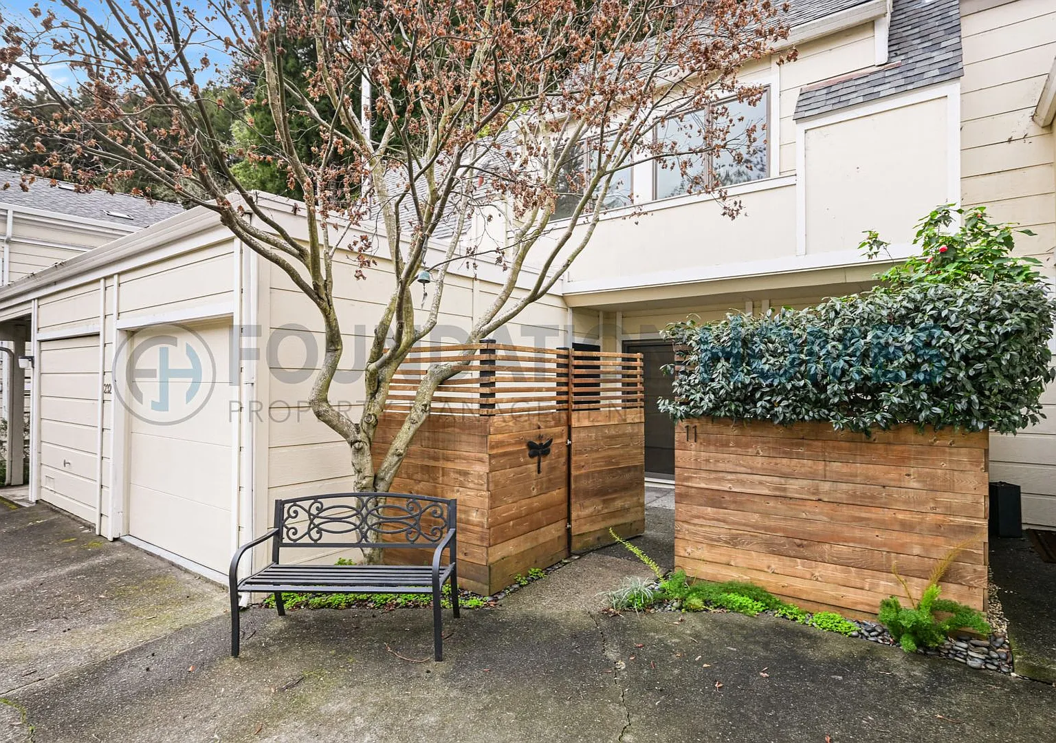 Sun Filled Mill Valley Rental with High-End Finishes & Garage — Photo 2