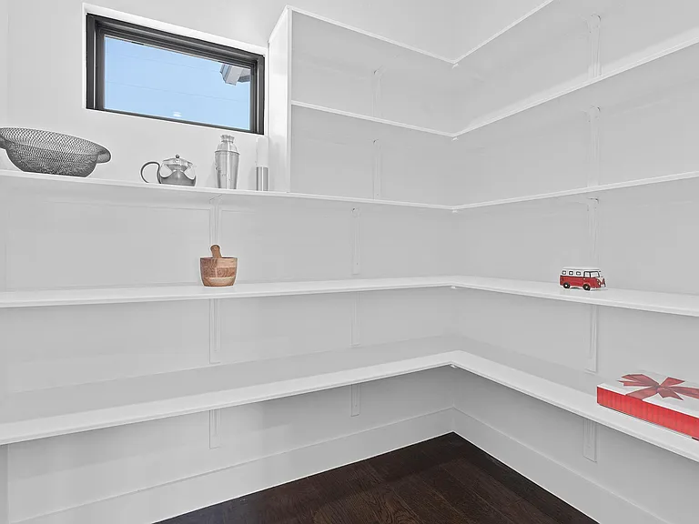 20806 Northland Cir — Photo 17