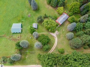 5690 S Gilmore Rd, Mount Pleasant, MI 48858