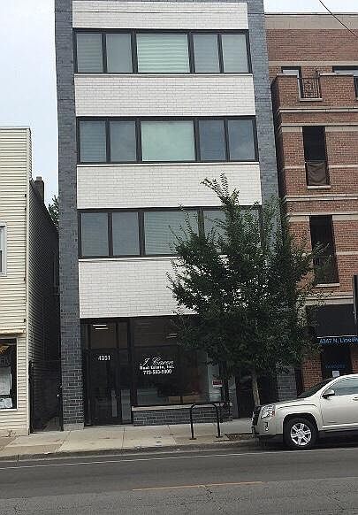 1st image of 4351 N Lincoln Ave Floor 1