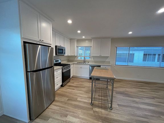 3rd image of 1250 Manhattan Beach Blvd #A