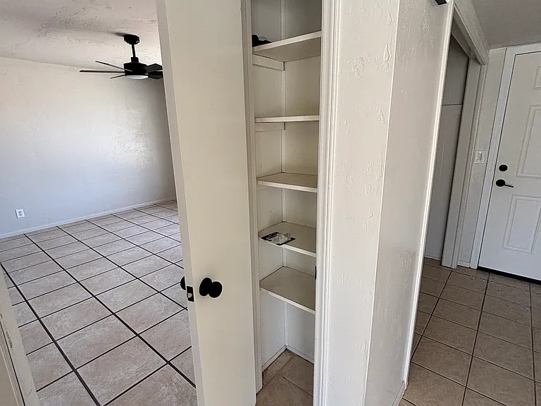 814 Chalon Ln — Photo 12
