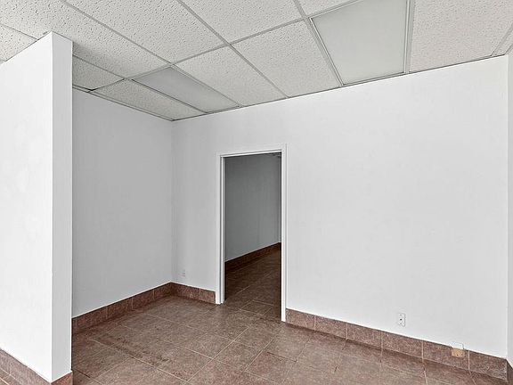 4th image of 5504 Padre Blvd