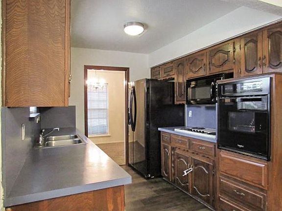 4th image of 1264 Glen Ave