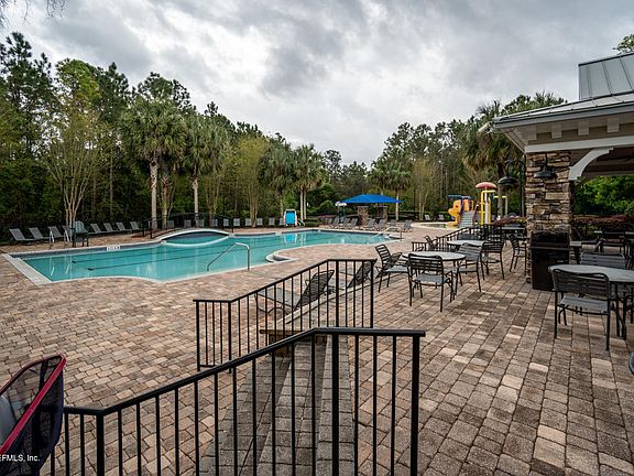 5th image of 1730 Forest Lake Cir E APT 1