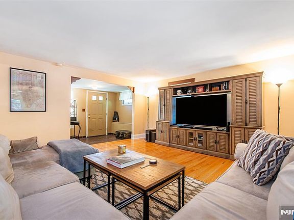 2nd image of 20 Yesler Way