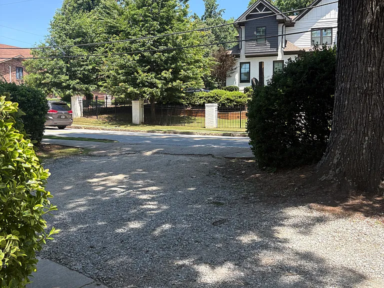 1439 Windsor Pkwy NE — Photo 41