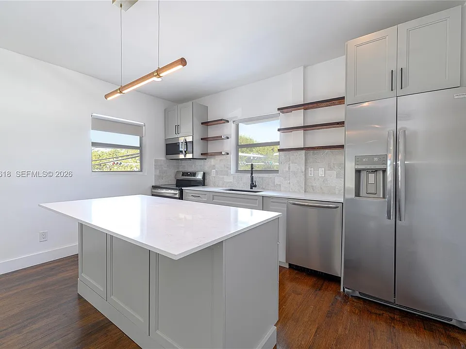 557 Meridian Ave #B