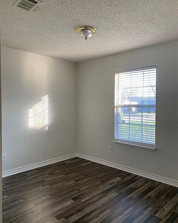 2nd image of 149 E Marguerita Dr
