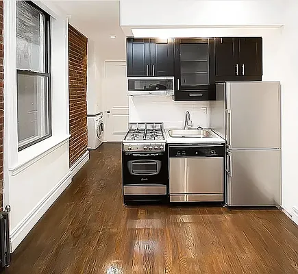 Rented by Avenues Real Estate | media 9