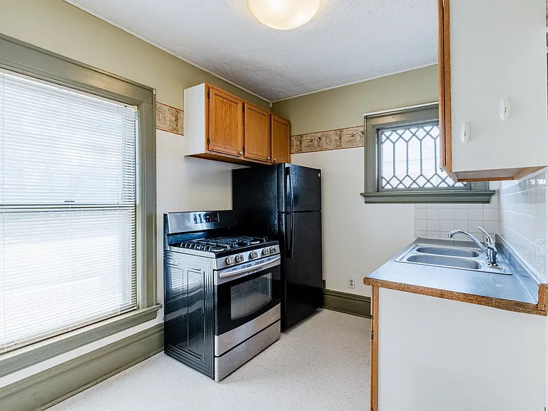 1745 E St #2 — Photo 6