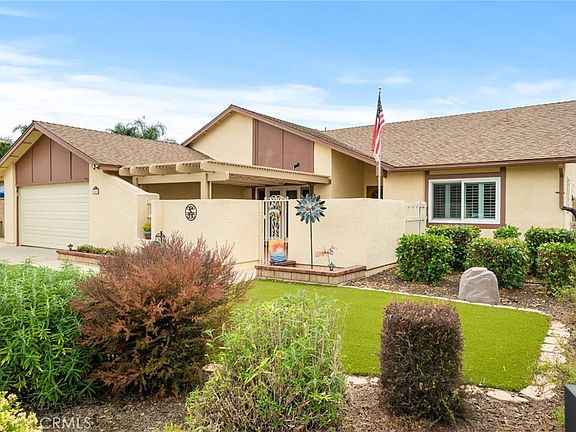 3rd image of 2465 Moss Cir