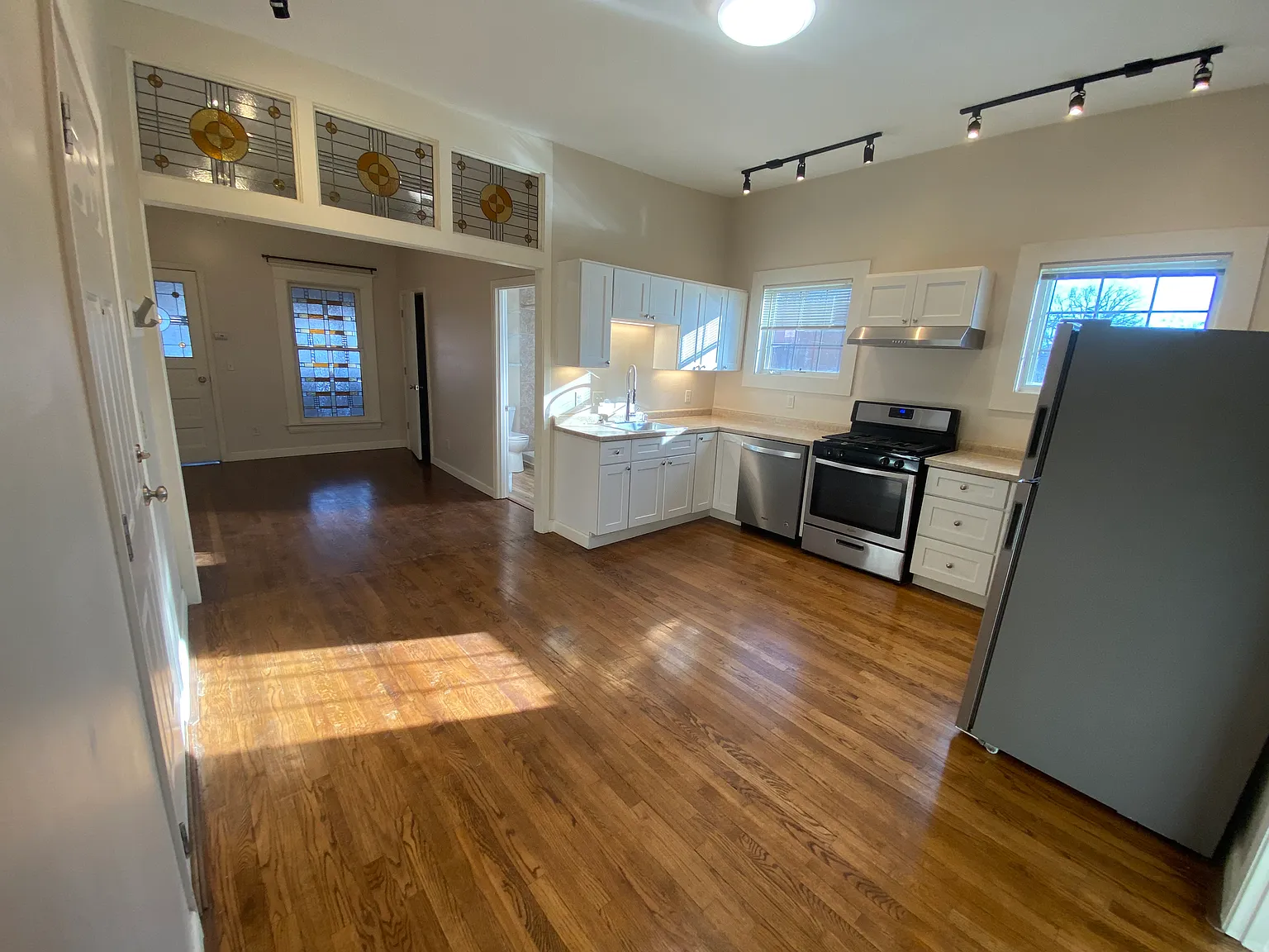 2 bed, $1,550 — Photo 3