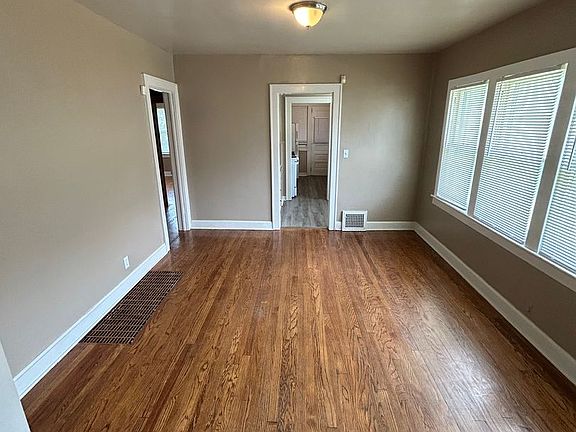 4th image of 5314 Charlotte St
