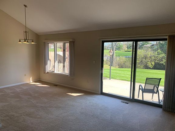 4th image of 2675 Glen Arbor Ter